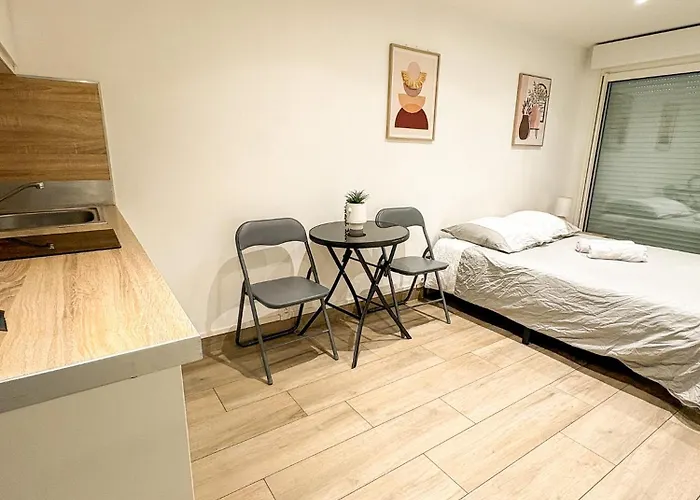 - Centre Apartment